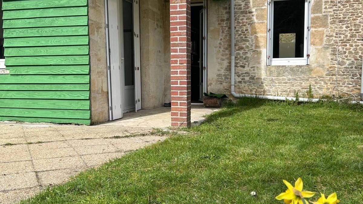 Le Bourg-Saint-Leonard House | Charming little Norman house.