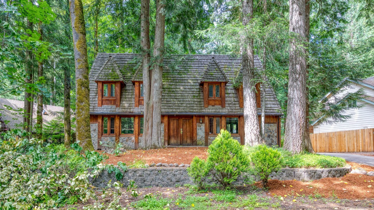 Mount Hood Village Ski Chalet | Charming Lodge-Style Home with Fireplace, Private Hot Tub, & Shared Pool Access