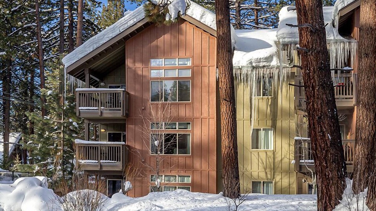 Round Hill Village Resort | Charming Lodge-Style Resort with Something to do in Every Season!