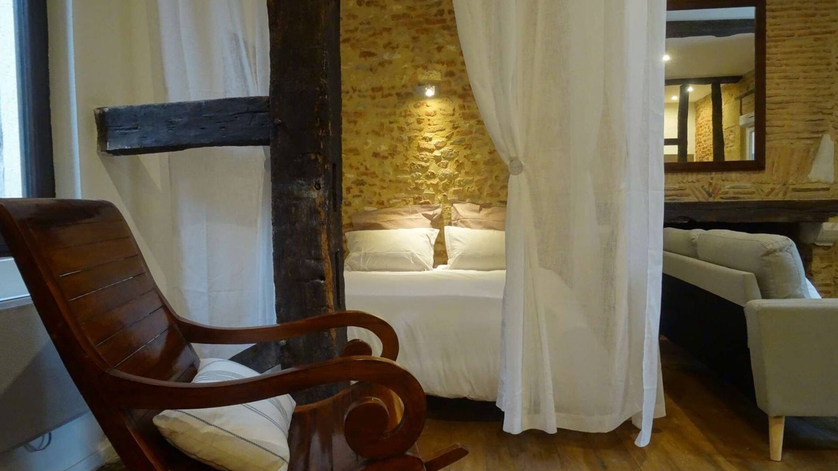 Bergerac Apartment | Charming Loft "Roxane" - Habitation Saint-Clar - Historic Center - WIFI/Netflix