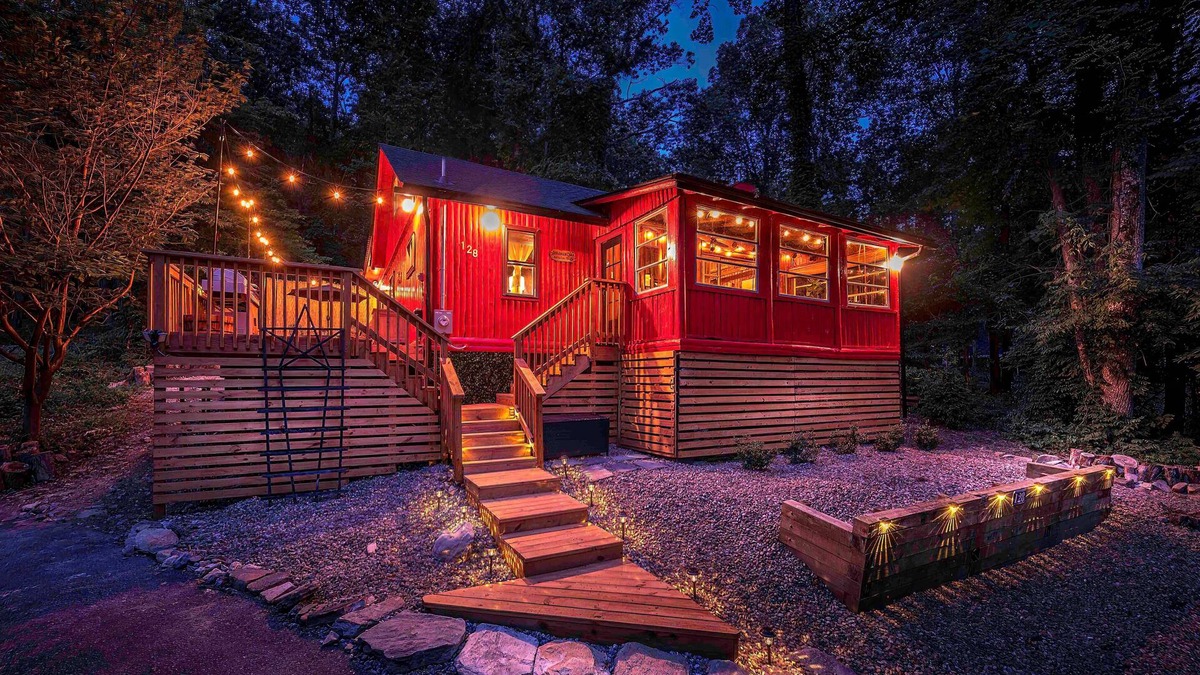 Kabletown Cabin | Charming Log Cabin in a Mountain Lake Community