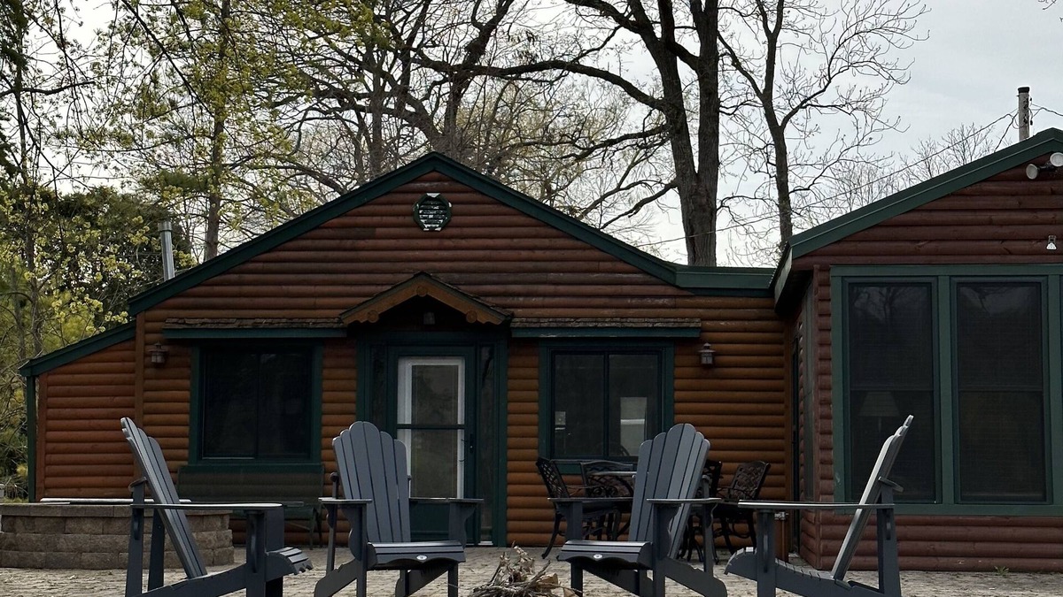Fond du Lac Cabin | Charming Log Cabin on a private spring fed lake
