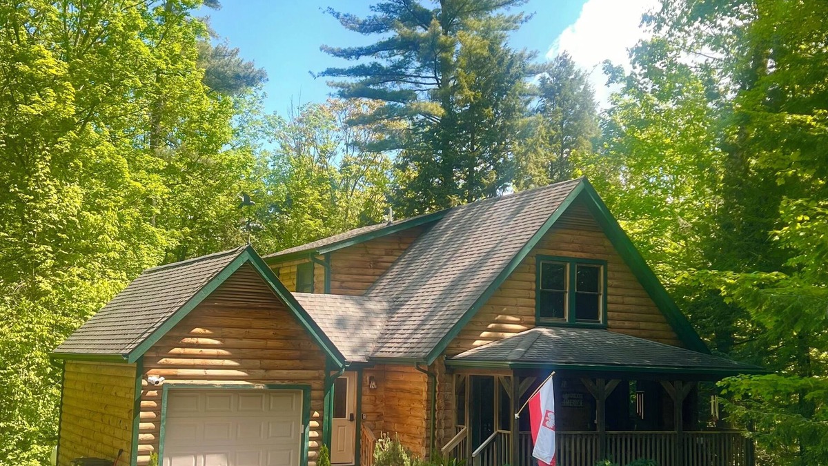 Lake George Cabin | Charming Log Cabin in Lake George