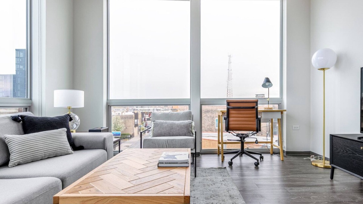 Logan Square Apartment | Charming Logan Square 2BR w/Gym, Roof Deck, 1 block to L, by Blueground