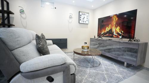 Harlesden House | Charming London House - Sleeps 5 & Outdoor Space