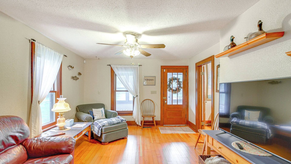 Park Rapids House | Charming Long Lake Home w/Dock on 2 Acres!