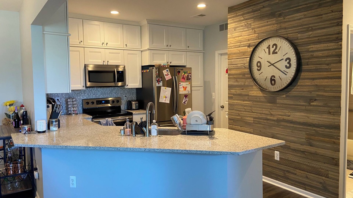 Anchorville Condo | Charming lower level 2-bedroom condo in wonderful Clinton Twp with WiFi, AC