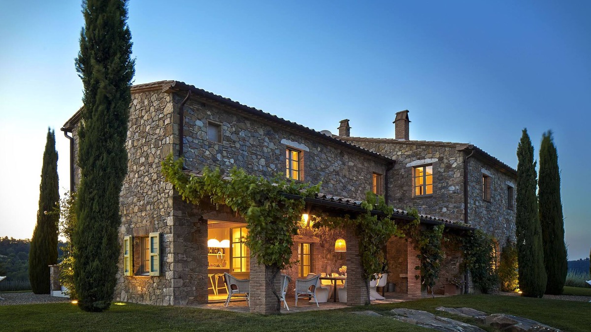 Il Poggio Villa | Charming & luxurious country villa, designer interiors, heated pool, great views