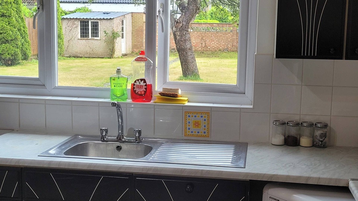 Luton Apartment | Charming Luton Apartment Retreat