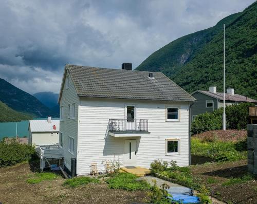Ardalstangen Apartment | Charming Luxury apt by Unesco Jotunheimen