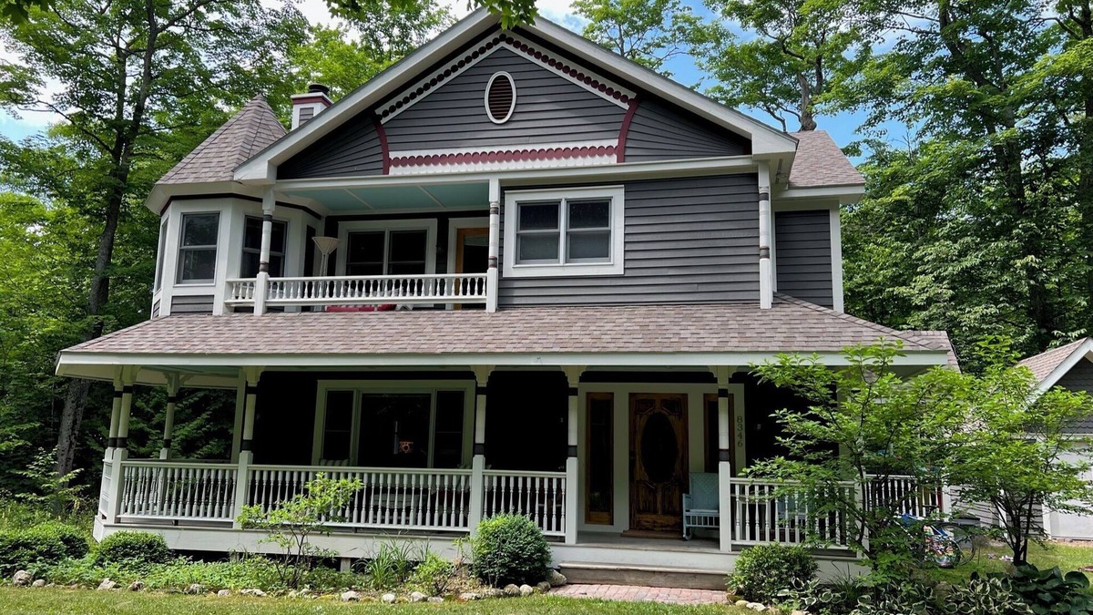 Mackinac Island Cottage | Charming Mackinac Island cottage close to Woods golf course