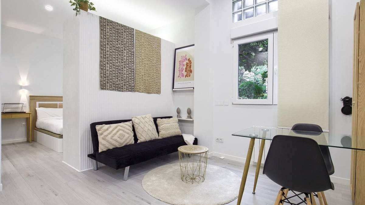 Ventas Apartment | Charming Madrid el Carmen - Seasonal rental