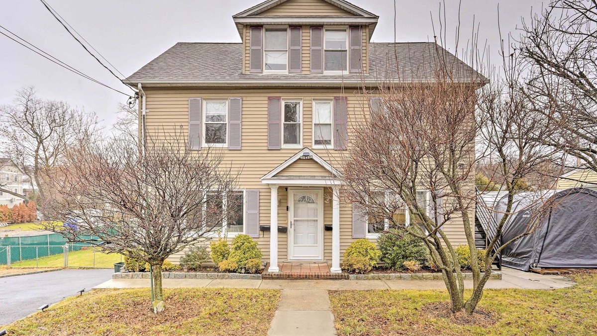 Mamaroneck House | Charming Mamaroneck Home ~ 22 Mi to Manhattan