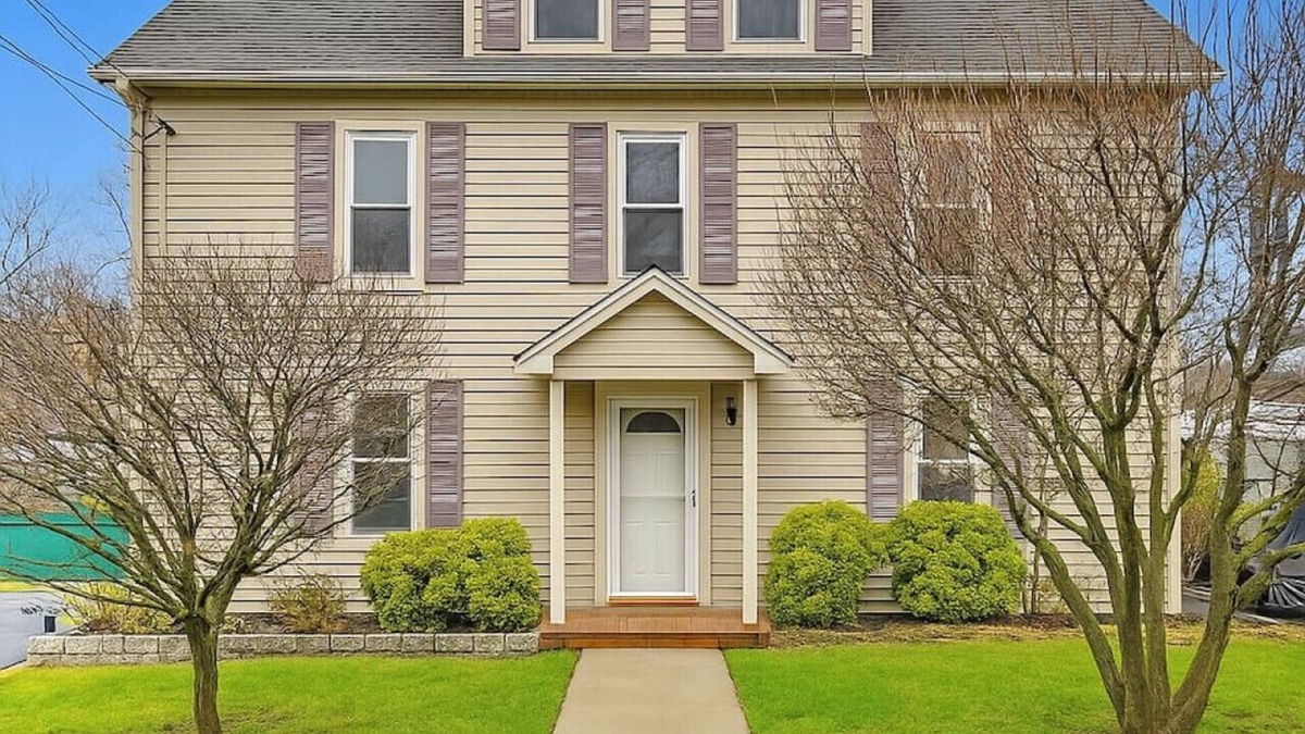 Mamaroneck House | Charming Mamaroneck | 3BR, 3BA, 22 Mi to Manhattan