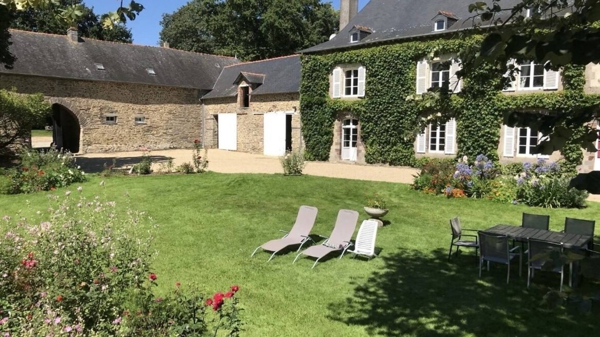 Pipriac House | Charming manor house among peaceful surroundings