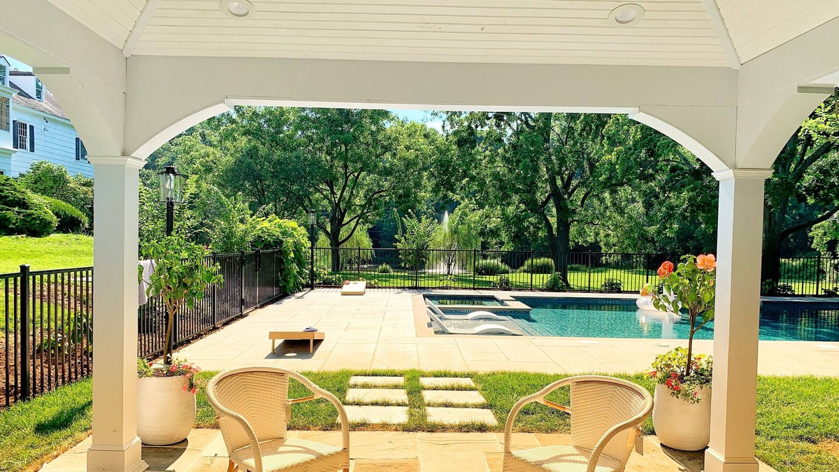 Glen Head Other | Charming Manor - Resort Backyard - POOL & JACUZZI