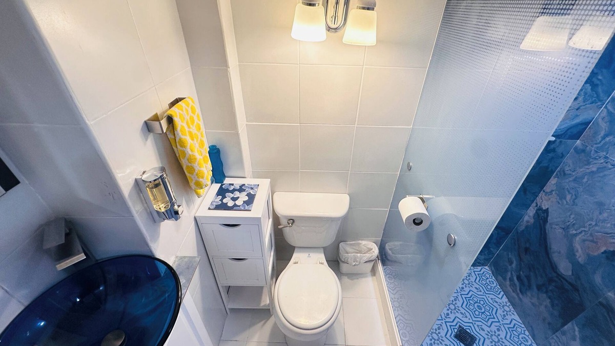 Canarsie House | Charming Master En-Suite in Brooklyn Location. Book your stay today!