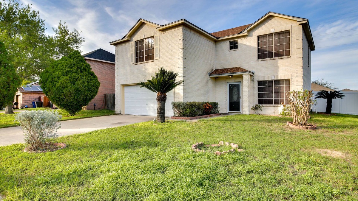 McAllen House | Charming McAllen Rental Home w/Private Backyard!