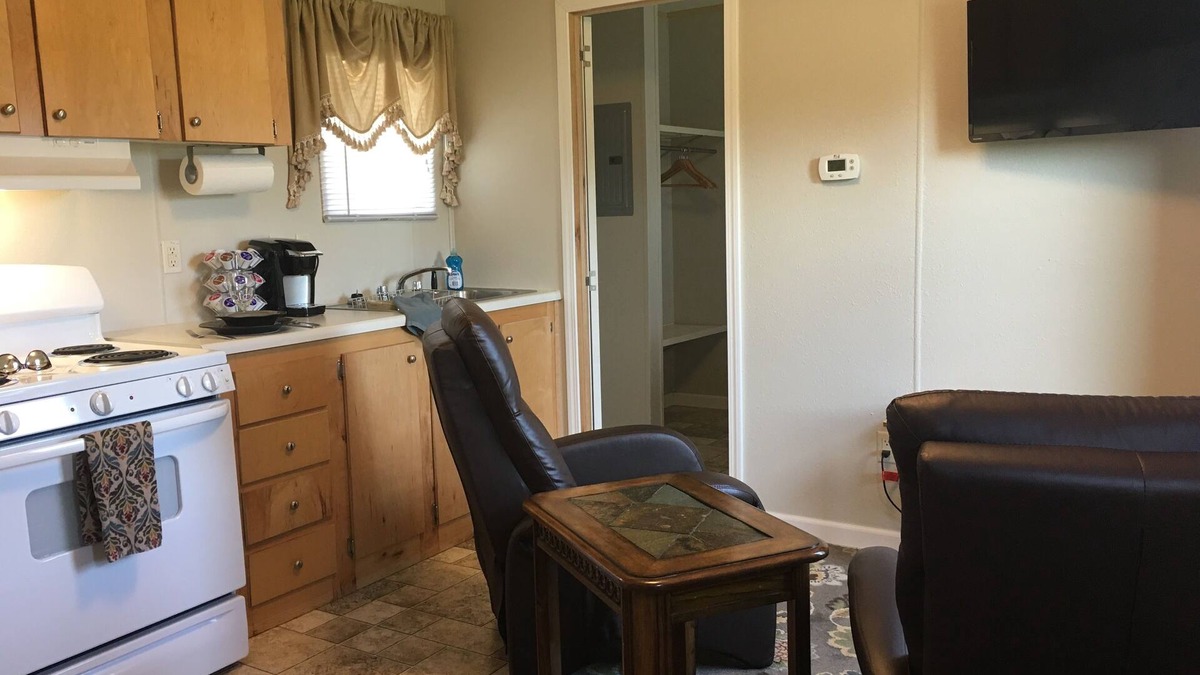 Newport House | Charming mini mobile home