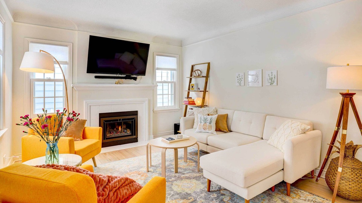 Keewaydin House | Charming Minneapolis Home < 1 Mi to Lakes!