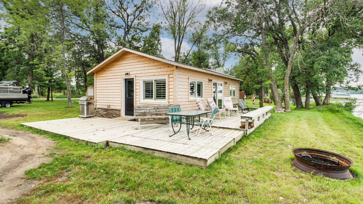 New York Mills Cabin | Charming Minnesota Cabin w/Dock on Big Pine Lake!