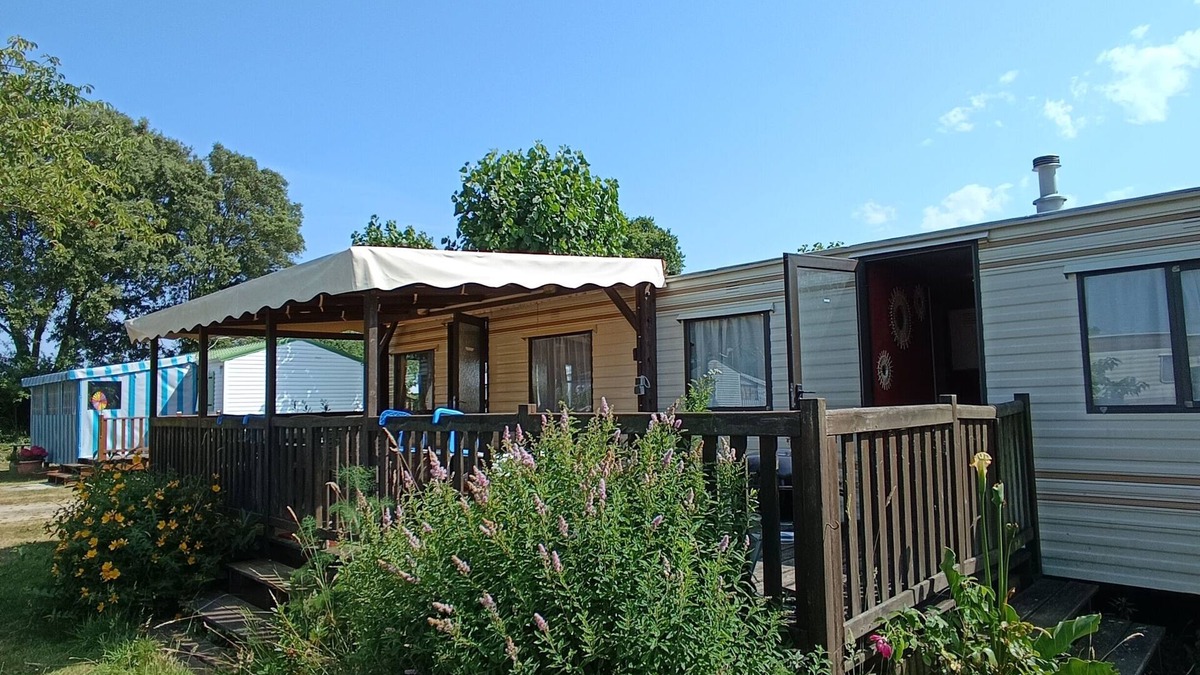 Commequiers House | Charming mobile home, Commequiers