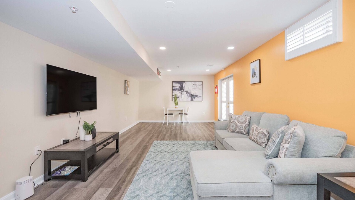 Montpelier Apartment | Charming Modern 2-bedroom apartment near DC with free parking