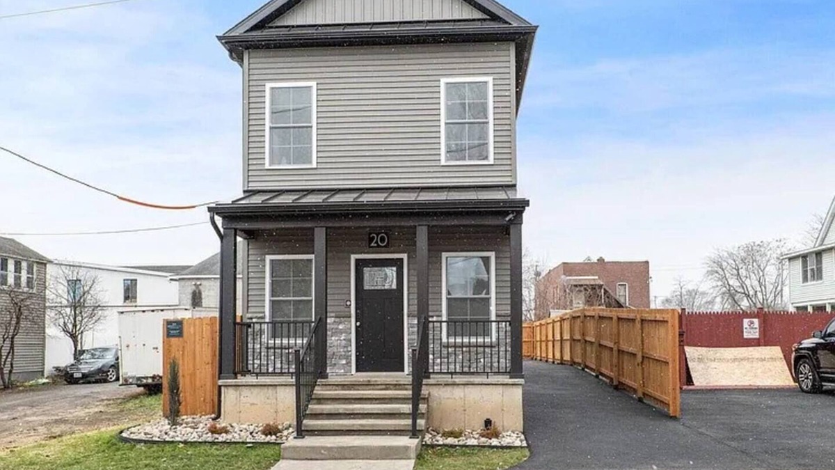 Stockade Historic District Apartment | Charming, Modern 2BR Downtown Apartment
