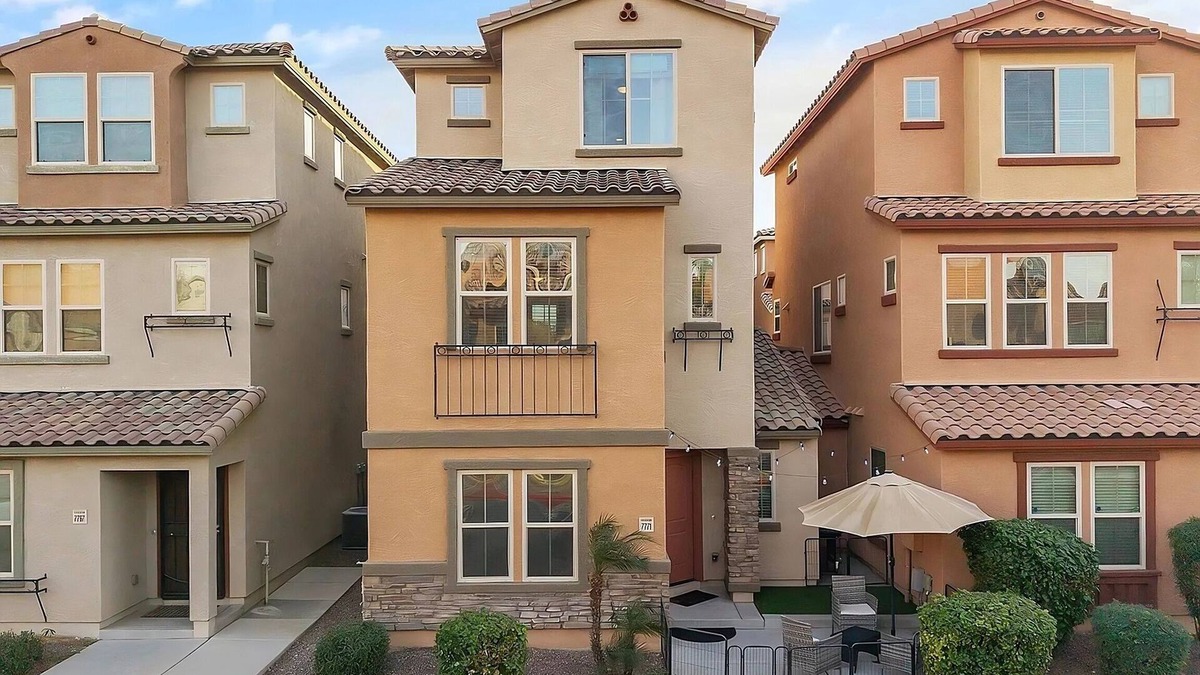 Maryvale House | Charming Modern 3-Story Phoenix Home: 3 BD/4BR , Near Shopping & Entertainment