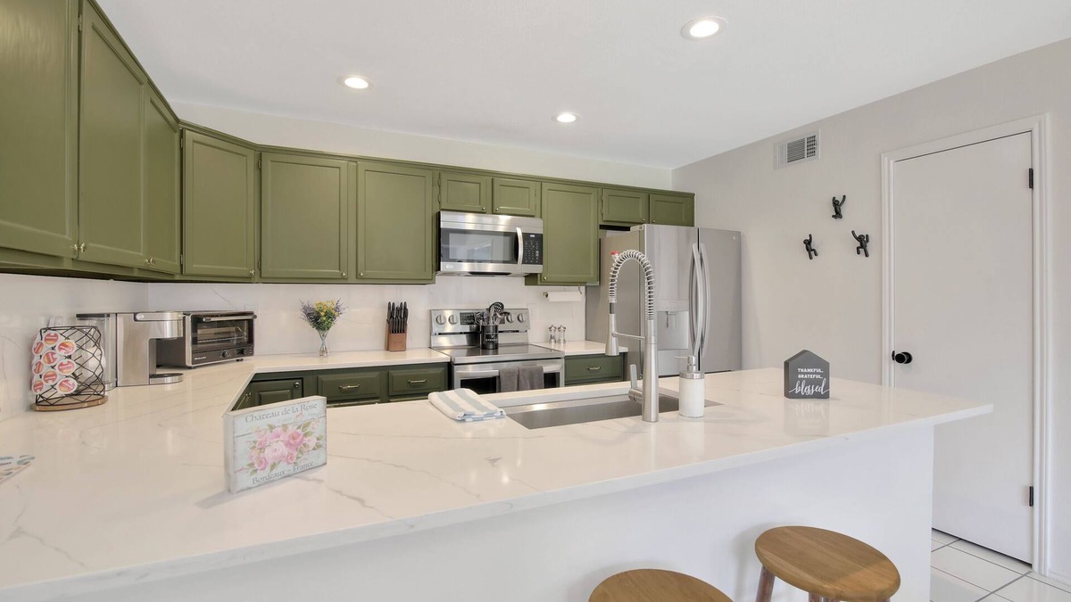 North Central Carrollton House | Charming, modern, cozy N. Dallas, pet friendly home at superb location