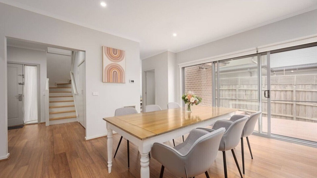 Boronia House | Charming & Modern Mountain View Townhouse
