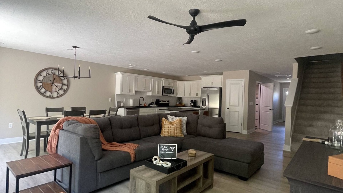 Elizabethtown House | Charming, Modern, New Construction Retreat – Right in the Heart of Etown