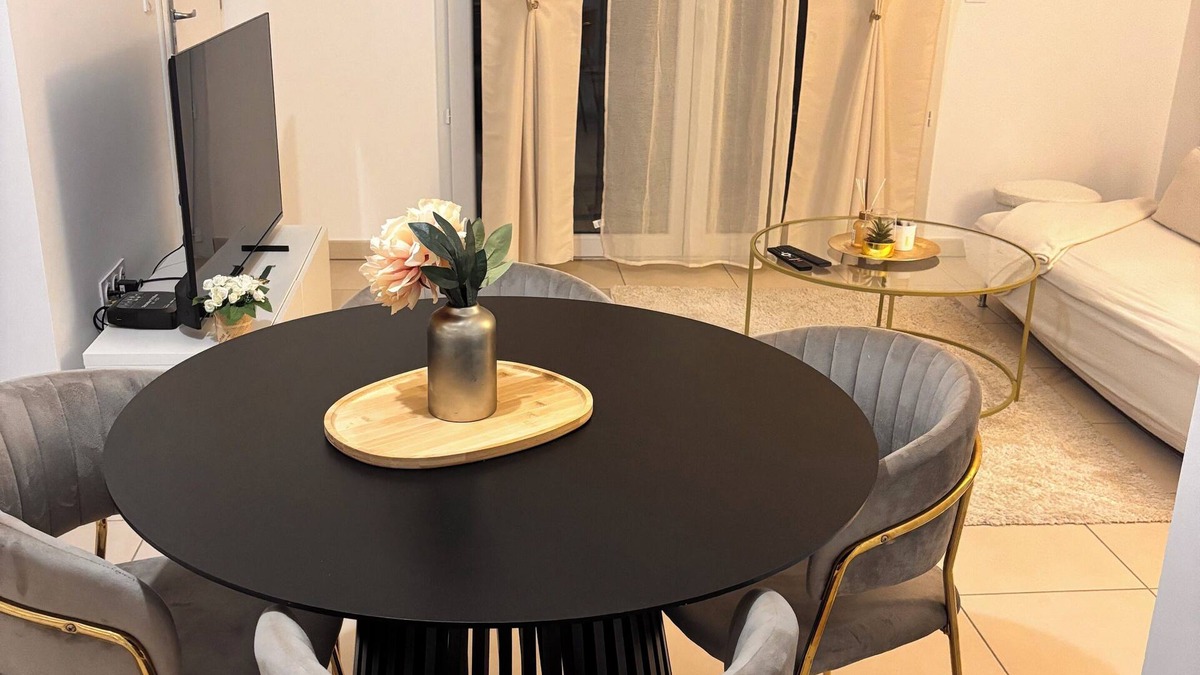 Estanove Apartment | Charming modern T2 with secure parking - Near Montpellier city center