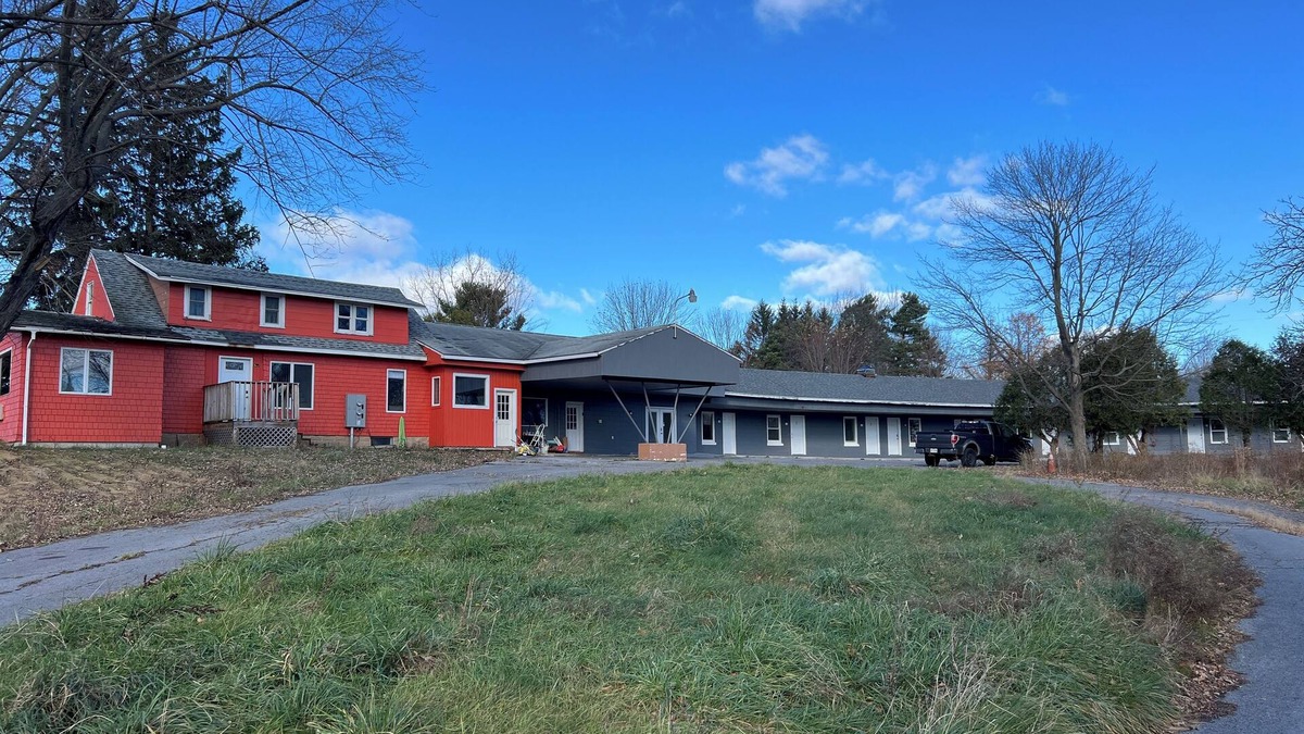 Limerick Hotel | Charming motel rooms in nice Watertown NY