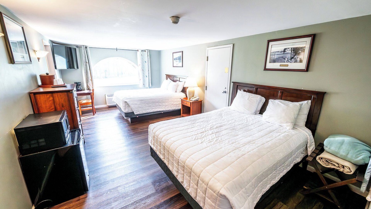 Shawnee On Delaware Hotel | Charming Mountain Hideaway | Relax in Comfort Surrounded by Scenic Views