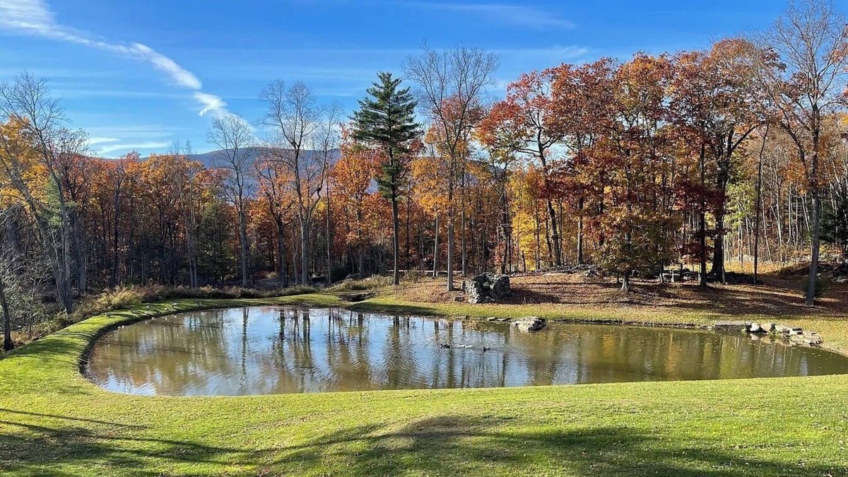 Saugerties House | Charming Mountain Retreat w Hot Tub