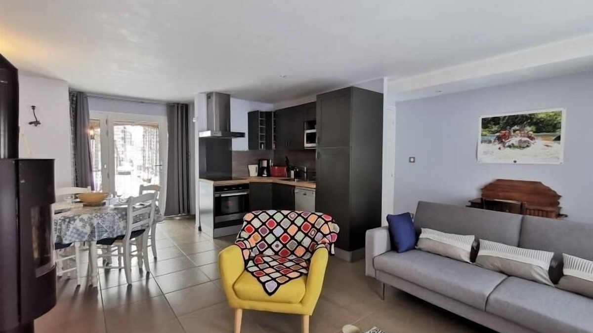 La Fagette Cottage | Charming Mountain Retreat: Cozy Gîte with Modern Amenities, Scenic Trails & Stargazing Opportunities