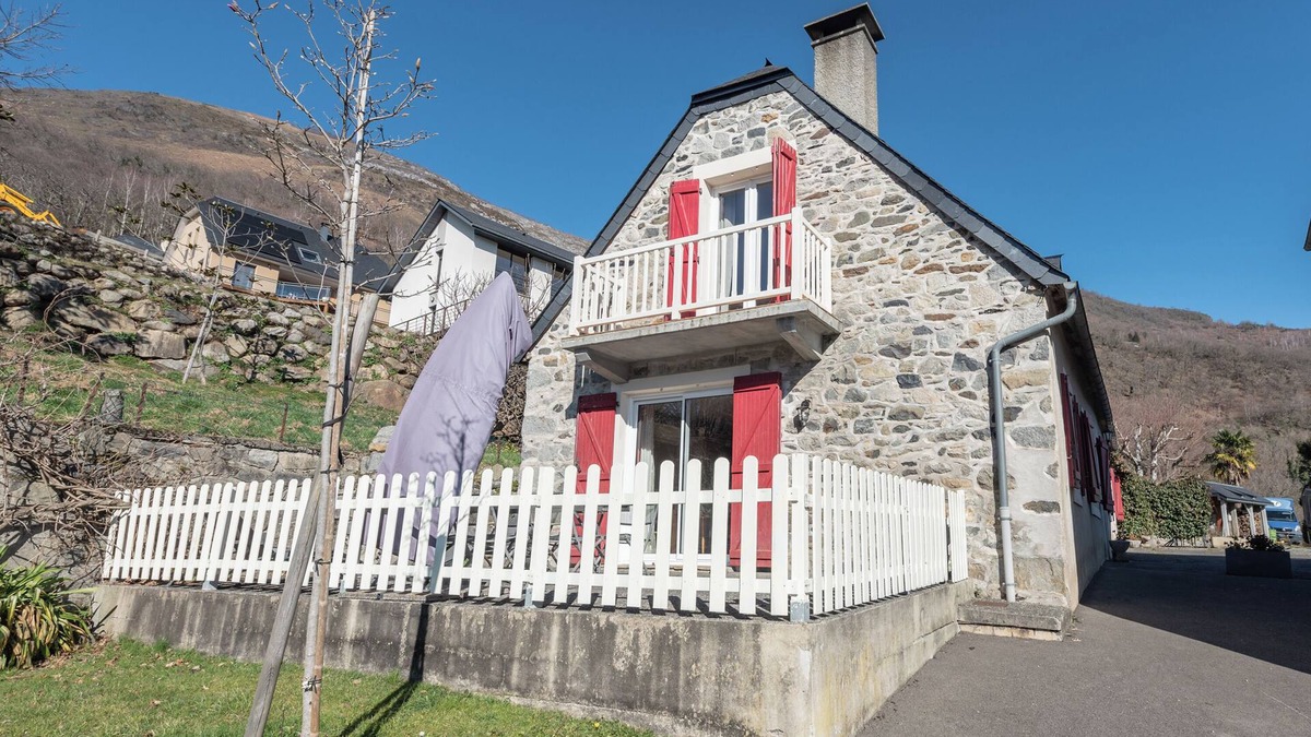 Ouzous Cottage | Charming mountain retreat – Renovated sheepfold, hiking and skiing nearby