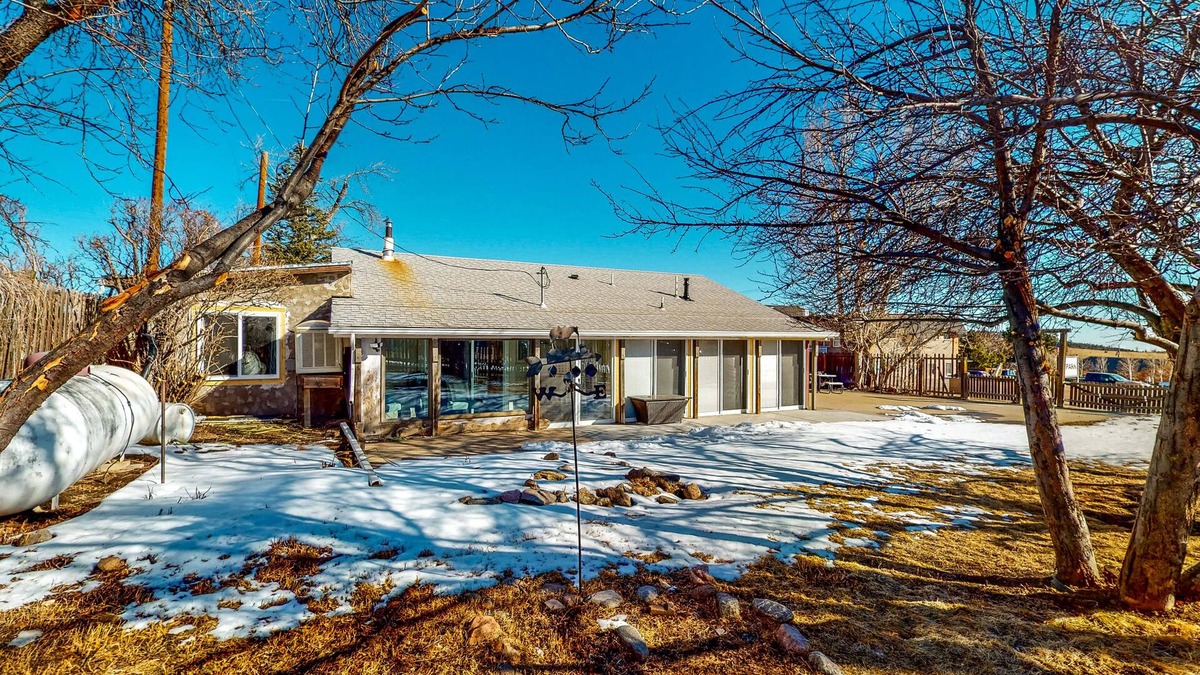 Rye House | Charming Mountain Stay w/Enclosed Yard & Grill