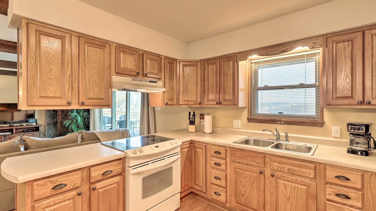 Mountain Home House | Charming Mountain Home Retreat w/ Lake Views!