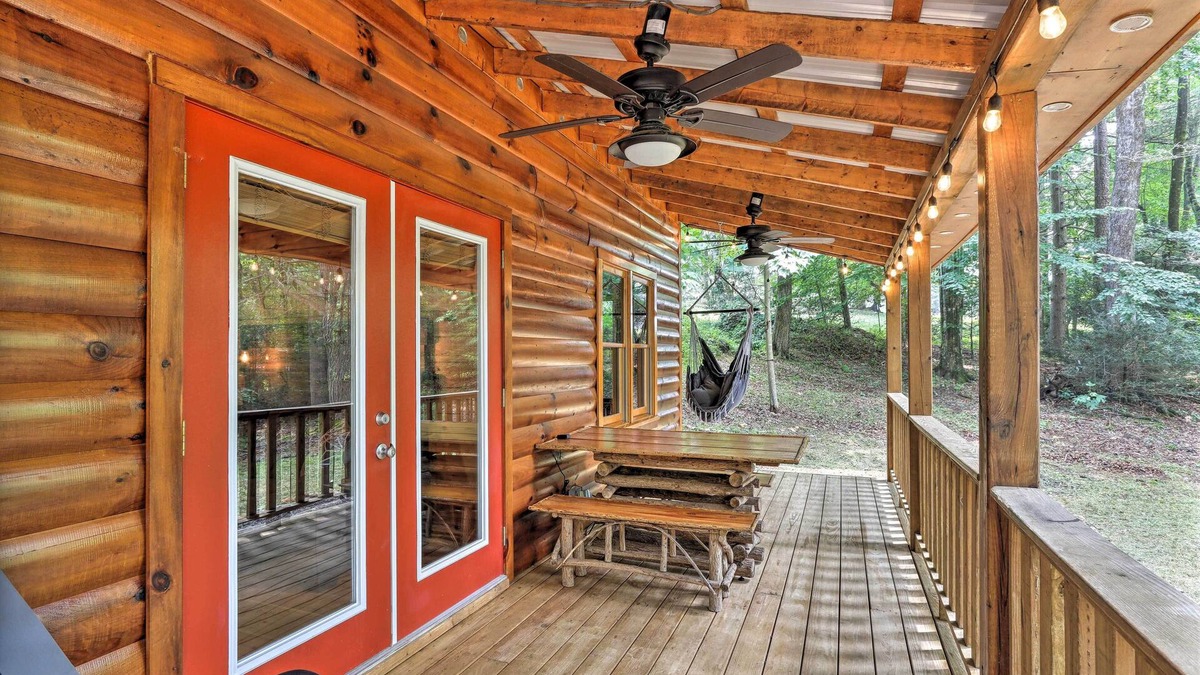 Murphy Cabin | Charming Murphy Cabin w/Porch - Near Hiking!