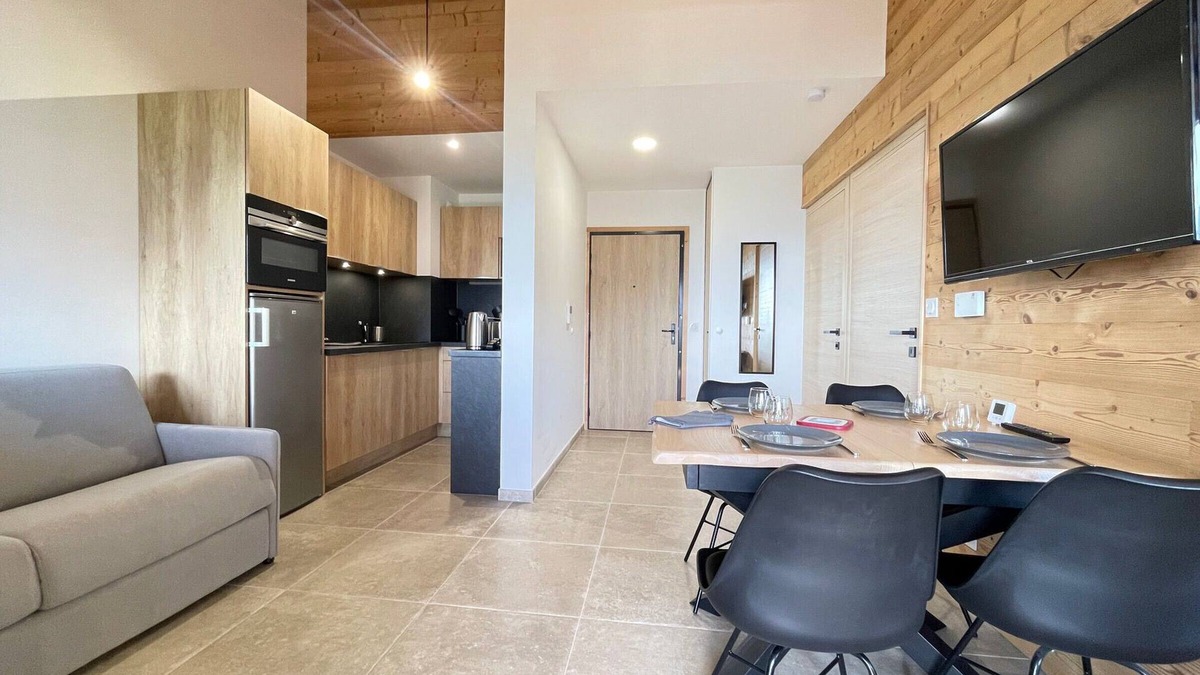 Cohennoz Apartment | Charming new apartment with terrace in Cernix