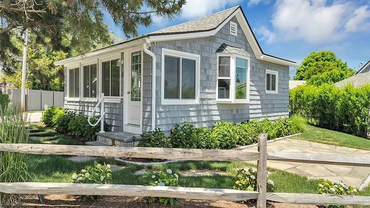 Westbrook Center Cottage | Charming New Beach Cottage