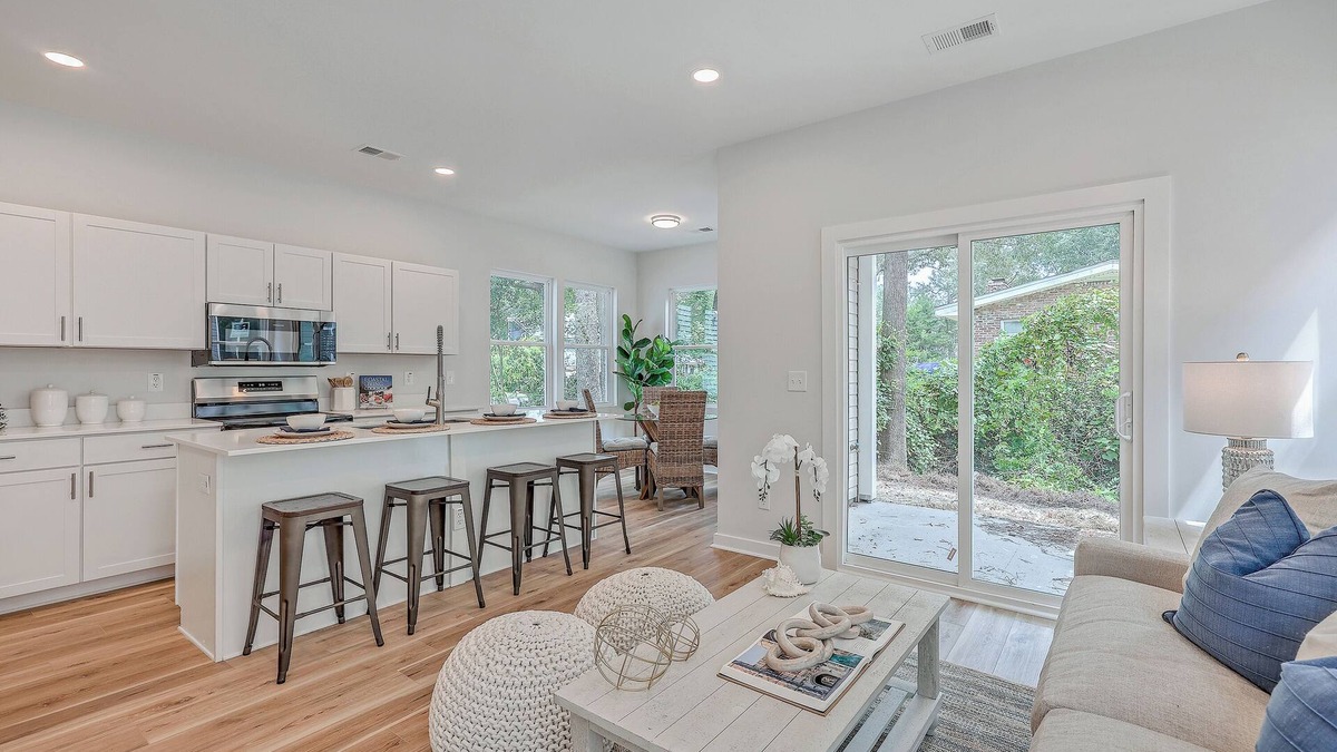 Hanahan House | Charming New Build 3 Bedroom in Hanahan! Close to everything!