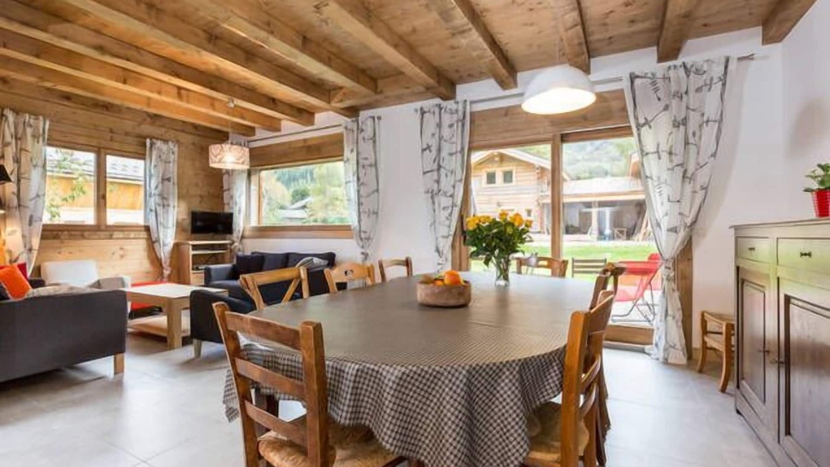 Les Houches Ski Chalet | Charming new chalet in burnt wood, south-facing terrace, beautiful view of the mountains
