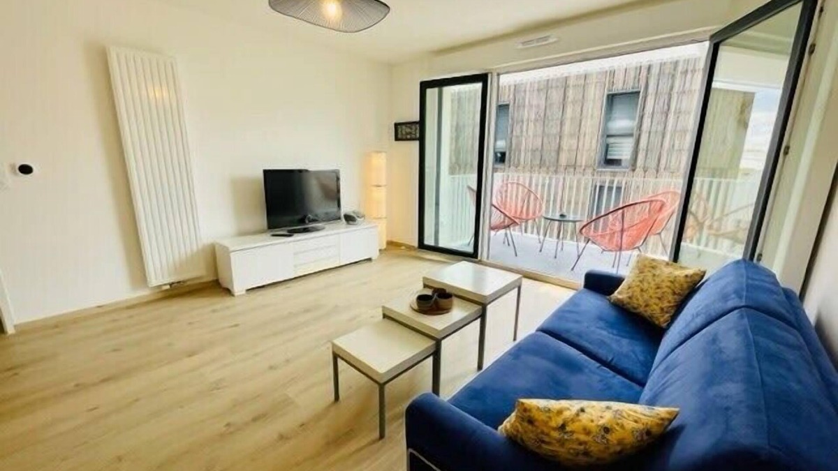 La Rochelle Apartment | charming new flat with balcony