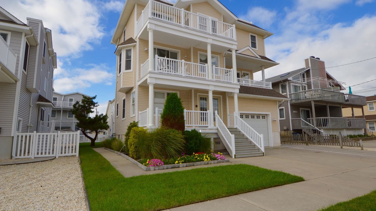 Avalon House | Charming, Newer 4 Bedroom House in Desirable Avalon, NJ