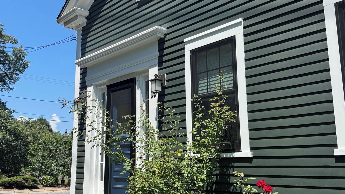 Adamsville House | Charming newly renovated home in Little Compton.
