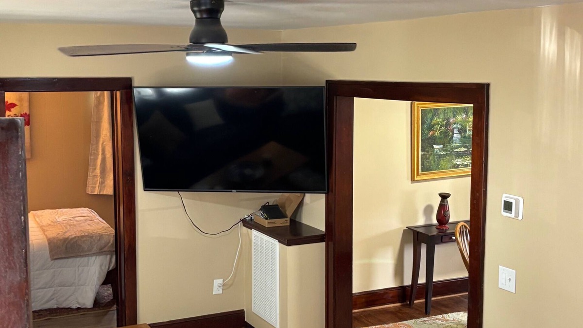 Radford House | Charming/newly remodeled 3-bedroom house with WiFi and AC blocks from RU campus.