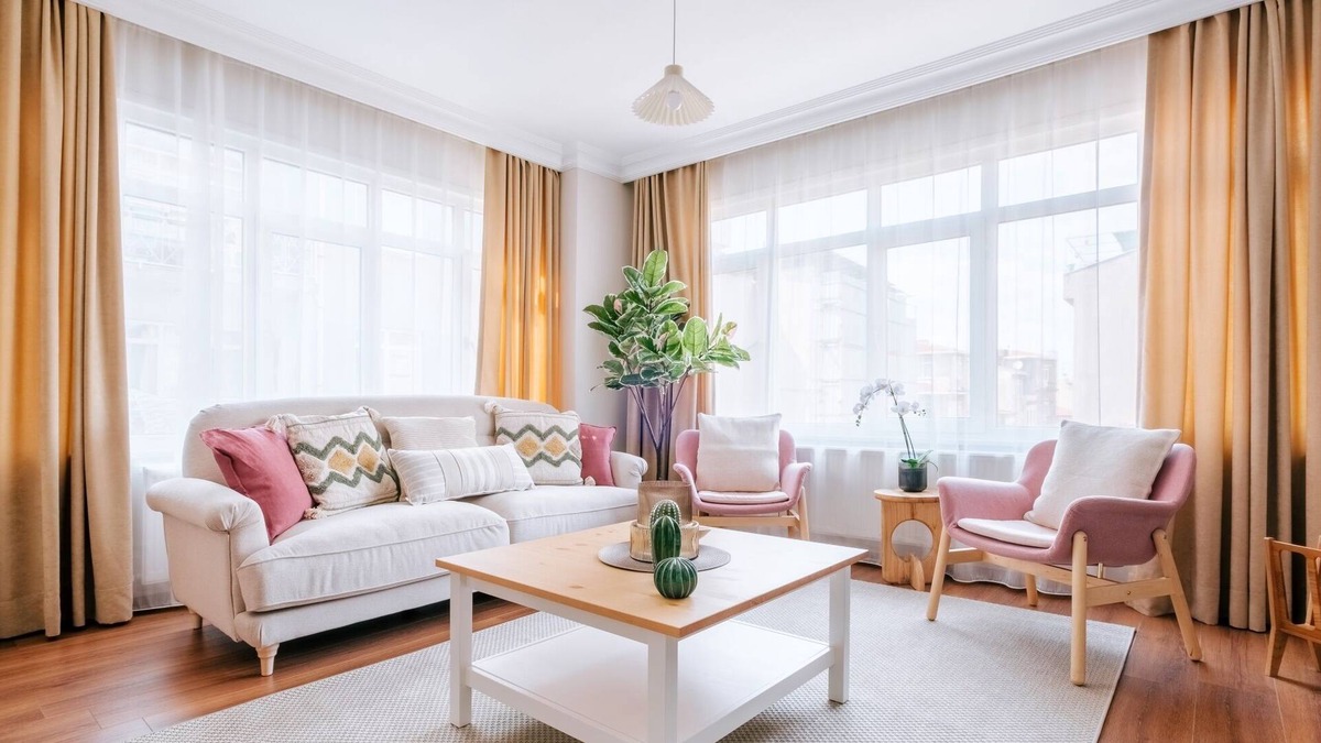 Rasimpasa Apartment | Charming Oasis w Balcony 5 min to Bull Statue